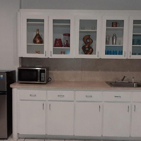 Apartmán Hallandale Studio With Pool Hallandale Beach Exteriér fotografie